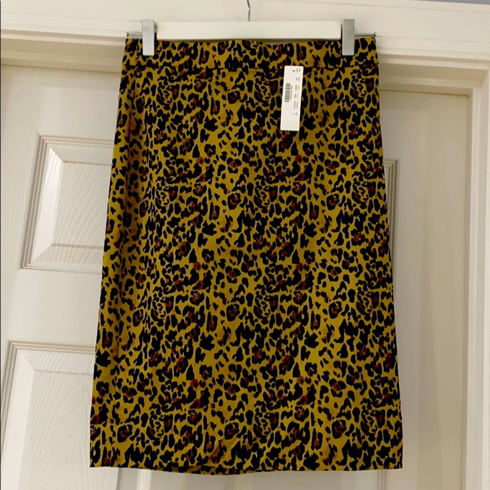 Knee length leopard print skirt